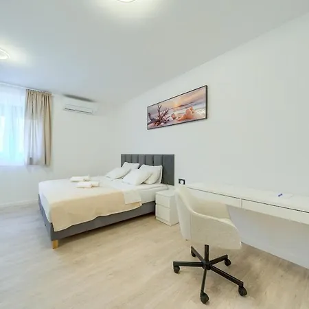 Highland - Unit 4 *