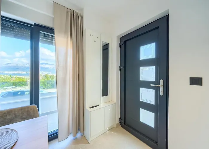 Highland - Unit 4 Split