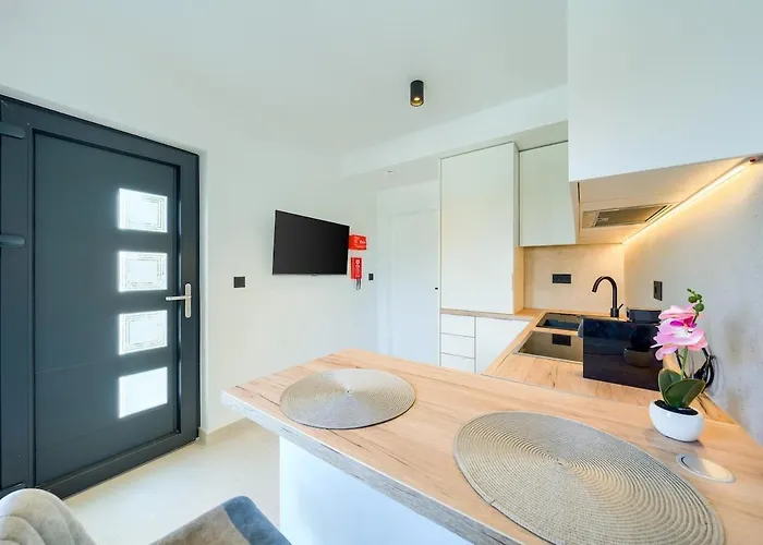 Apartment Highland - Unit 4 *